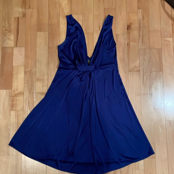 Guess Deep V babydoll Party Dress - Picture 1 of 2
